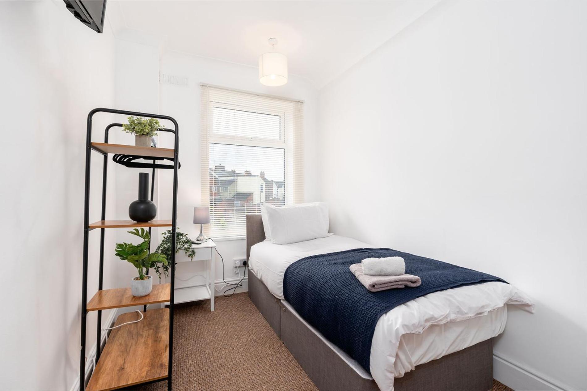 Apartment Cosy 3 Bed House Contractor & Leisure *