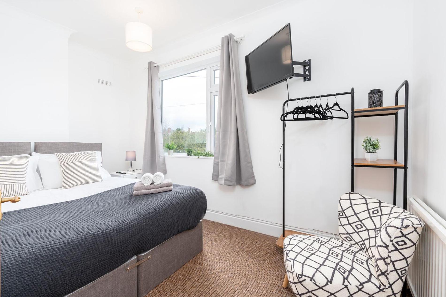 Apartment Cosy 3 Bed House Contractor & Leisure *